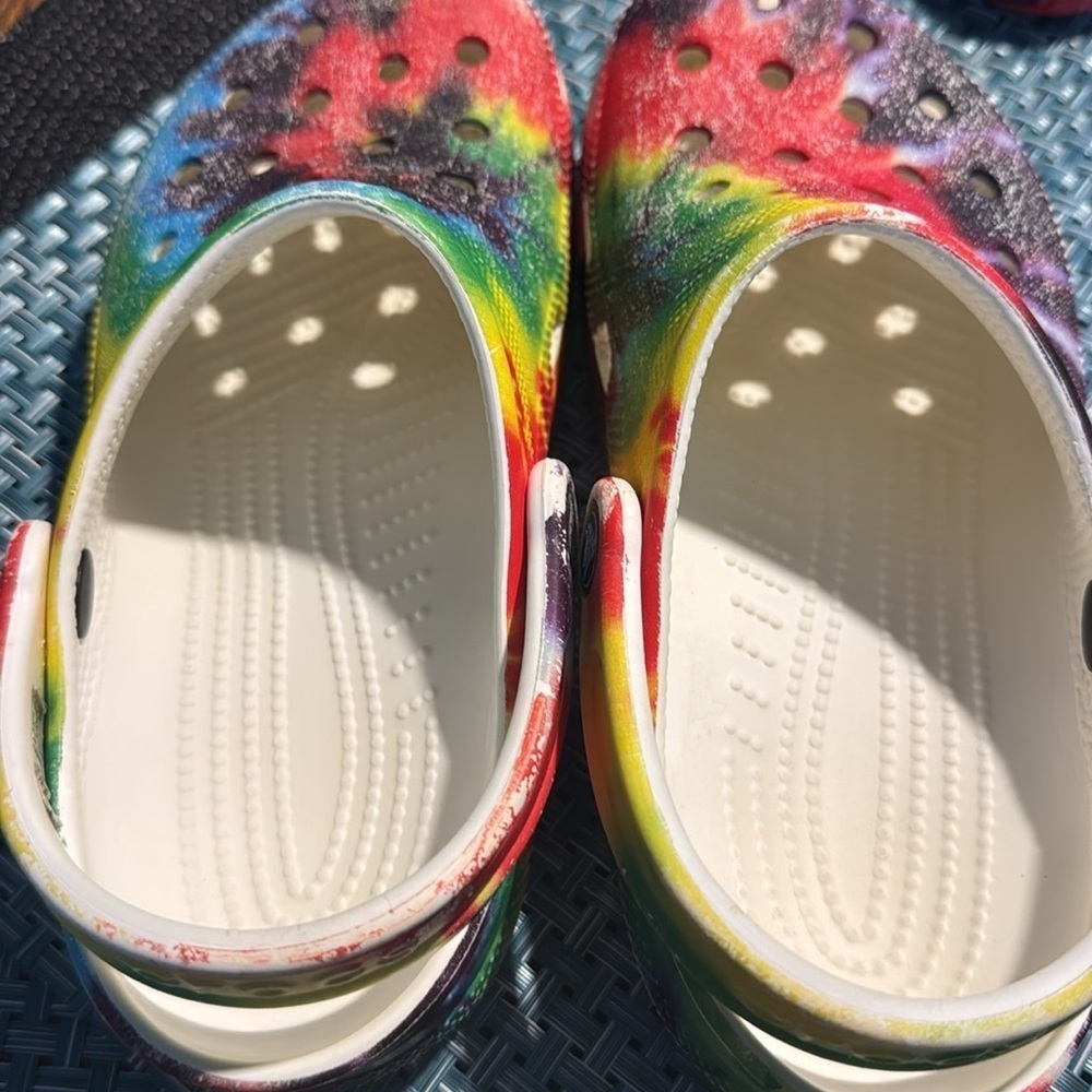 Crocs Classic Tie Dye Graphic Clogs Shoes Men Size 4, Women Size 6 - Picture 6 of 7